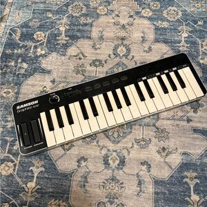 Samson graphite m32 midi keyboard